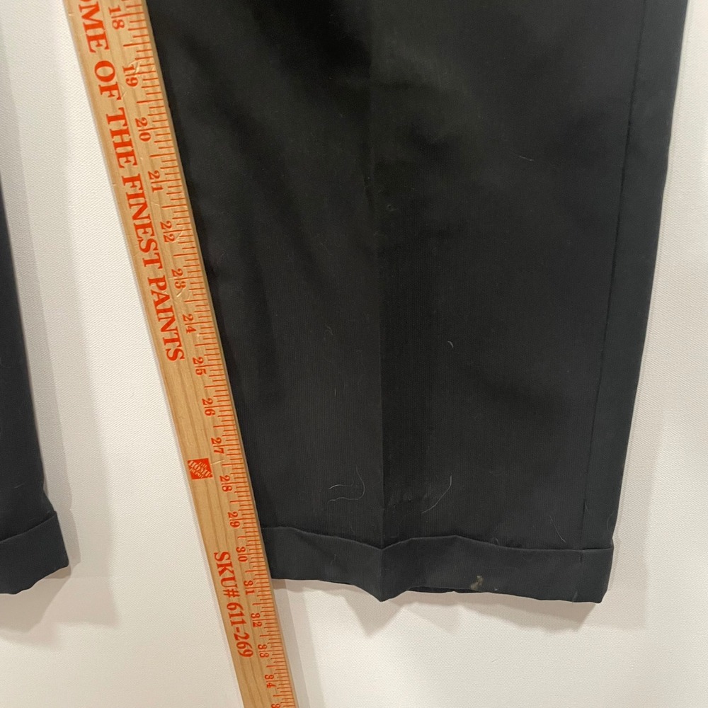 Dockers GoKhaki Stain Defender Mens 36x32 Black Pleated Cuffed Relaxed Pants NEW - Picture 3 of 8